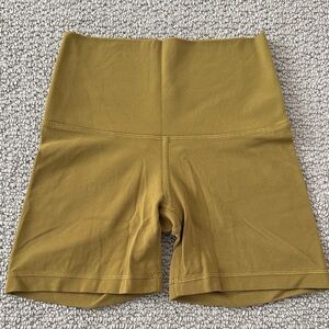 Aritzia TnAction High-Waisted Shorts